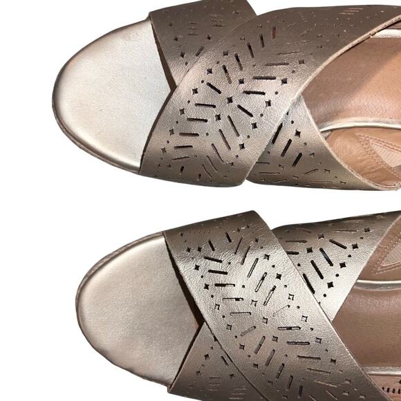 Lucky Brand Keela women’s 9.5 leather gold crisscross open Espadrille sandal ￼ - Picture 6 of 12